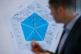 Bildbeispiel: Eventfotograf für TÜV Mobility Kongress in Berlin