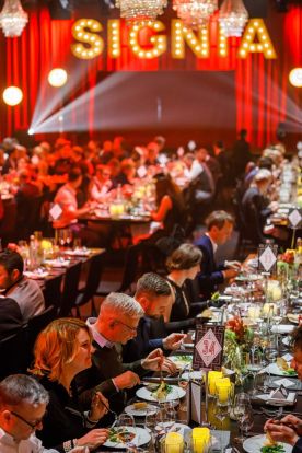 Bildbeispiel: Eventfotograf für SIGNIA B2B Veranstaltung in Berlin