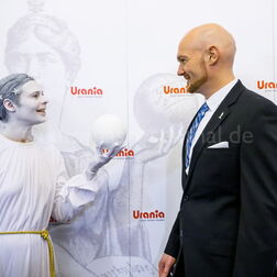 Verleihung der Urania-Medaille an Alexander Gerst Berlin 2017
