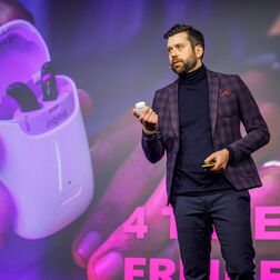 Bildbeispiel: Eventfotograf für SIGNIA B2B Veranstaltung in Berlin