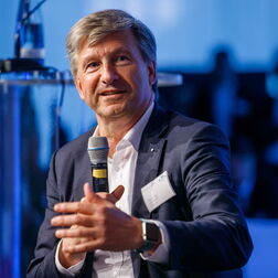Bildbeispiel: Eventfotograf für TÜV Mobility Kongress in Berlin