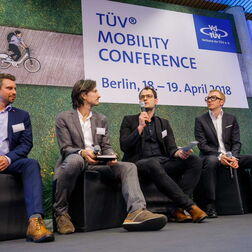 Bildbeispiel: Eventfotograf für TÜV Mobility Kongress in Berlin